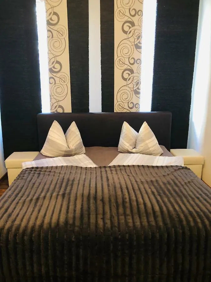 Ferienparadies Fuerth Apartment